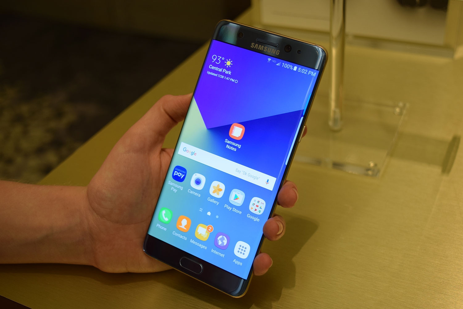 三星galaxynote7,三星galaxynote9 昨天,三星宣布,将召回此前售出的近20万台国行galaxy note 7,召回的