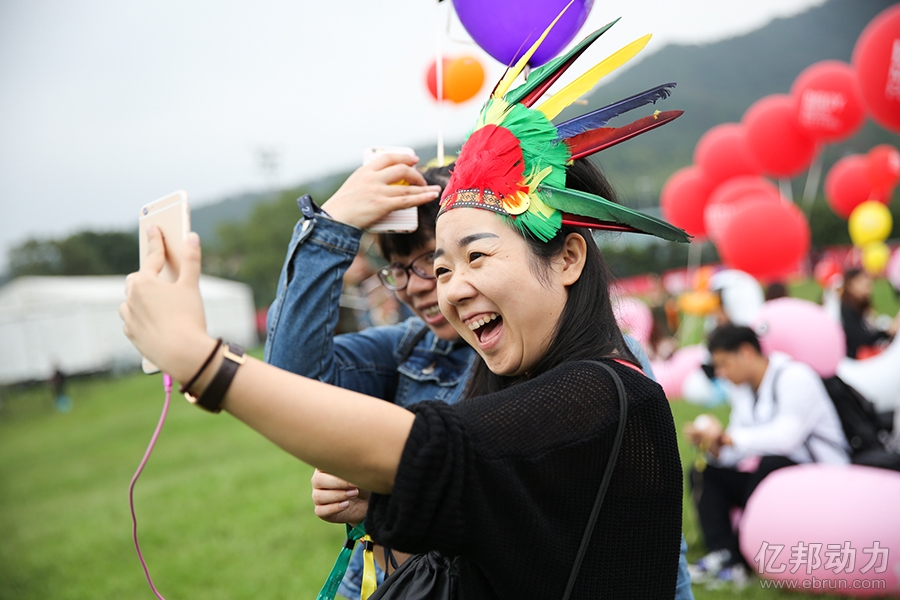 从鸟人音乐节看品牌服装太平鸟如何逆风高飞