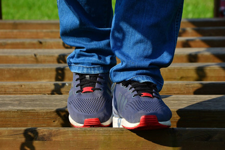 百丽宝胜相继退市 体育用品零售界要变天？