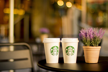 中美消费对比：为何可口可乐星巴克估值都高