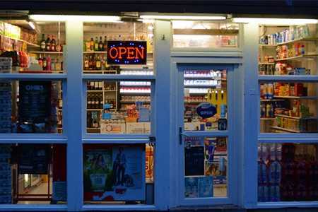 无人超市盗窃案 用2元“买”走400元商品