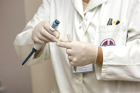 康芝药业拟3.2亿元收购广州瑞瓴100%股权