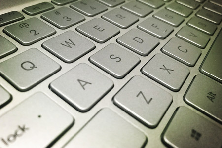 Guess录得双位数增长 股价创四年新高