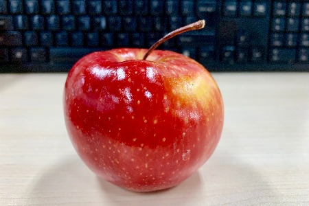 高端智能手机：iPhone占47%市场 稳居第一