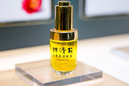 亚太唯一增长 菲拉格慕全年销售下跌1.7%