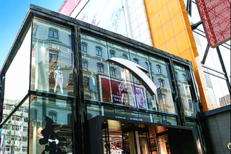 安踏长着一张吸引做空机构的脸