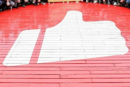 有赞的高光时刻：多巨头加持下的资本明星