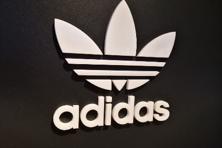 阿迪达斯要把粉丝变成自己的销售员