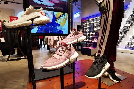 卖瑜伽裤的lululemon 如何成全球运动服装市值第三？