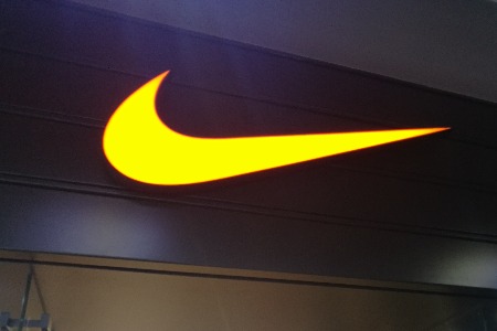 传奇CEO帕克交出最后一份财报 耐克走向何方？