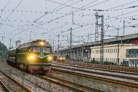 遭新式茶饮品牌冲击 “娃哈哈们”谁能成功突围？