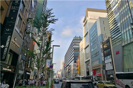 年入19亿 仅次西贝和外婆家的它上市了