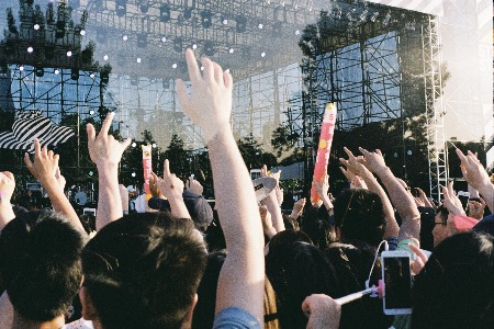 小米10砸十亿研发 能超越华为吗