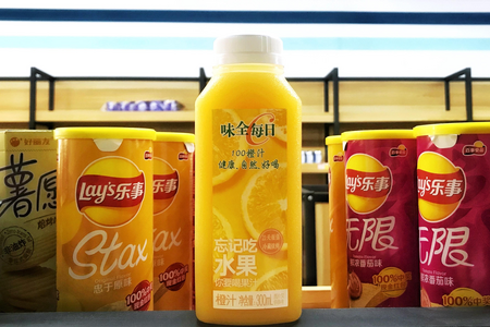 单品月销破亿！从黑蒜冰淇淋到二八酱奶茶 600年老字号凭什么俘获年轻人？