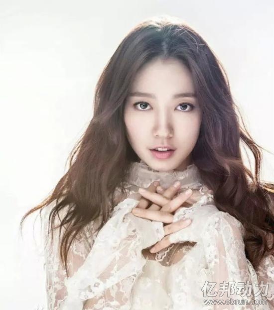 朴信惠代言韩都衣舍