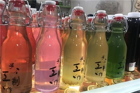 贵州茅台股价突破1040元 市值突破1.3万亿