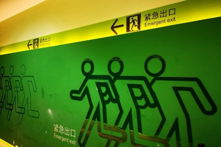 央视起底网络占卜 微信表态“发现一个封一个”