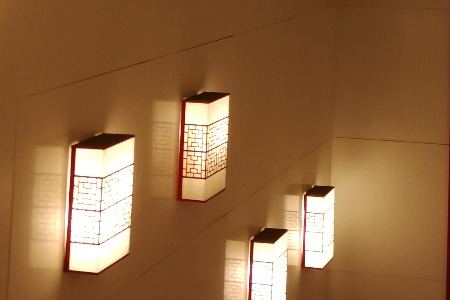 新兴饰品店的平价革命