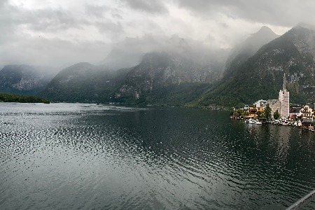 商务部：五一假期全国在线旅游零售额同比增长371.2%