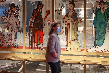 爱慕卖内衣年入33亿 59岁创始人张荣明敲钟