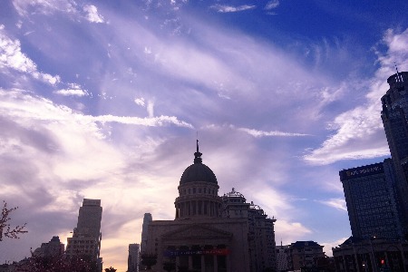 电商平台纷纷再创新纪录 加强直播与长战线成新趋势