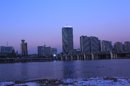 大厂取消“大小周”：谁在支持 谁在反对