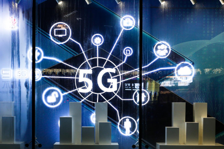 融资数亿 他用无人车卖货：卖出100万单