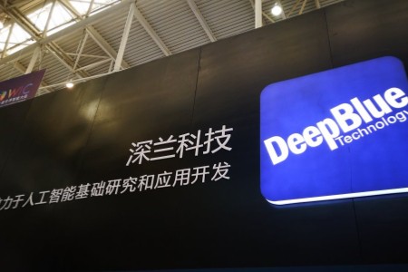 上市与下沉 AI公司的双重困境