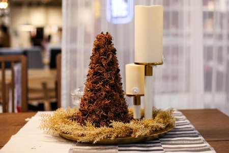 玫瑰卖出宝马价！情人节将至 鲜花价格暴涨3倍