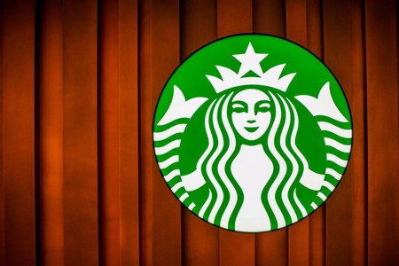 星巴克急了！传奇CEO三度回归 为中国市场拼了