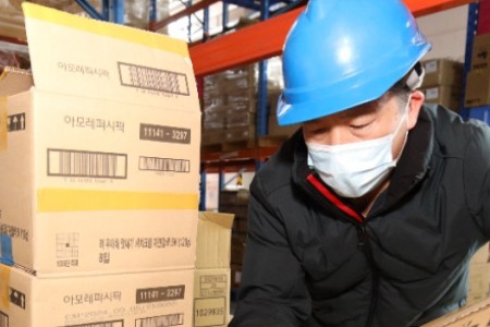 零售晚报：电商发展进入深水区 阿里京东唯品会重注自营以求破局