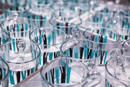 三年进账41.61亿 56岁清华校友靠疫苗撑起一个IPO