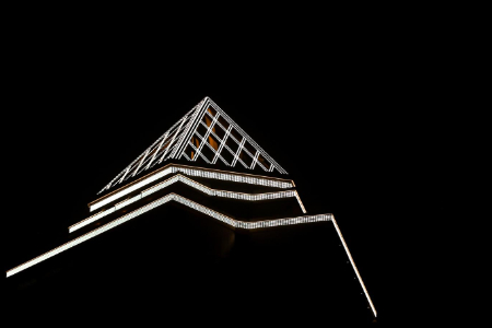 NFT在“骂声”中倒下了吗？