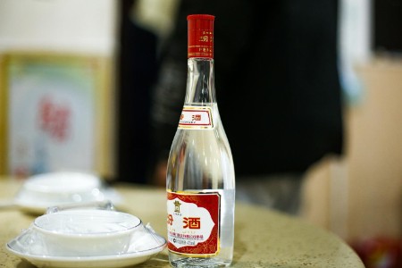 茅台镇造富神话不再 酒坊老板“躺平”求收购