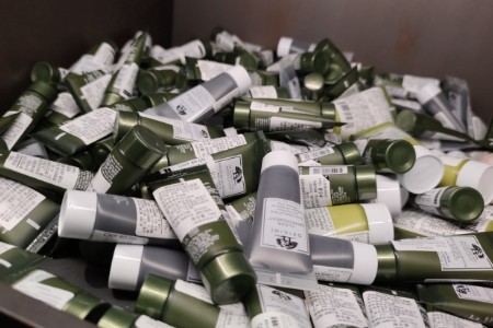 今年化妆品批发商集体倒下！