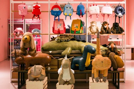 天猫：潮玩品牌618销量增长近100%