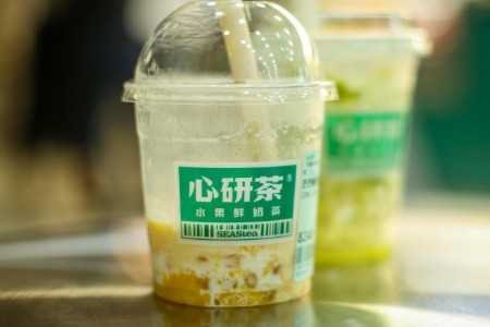 新茶饮“死去活来” 供应商却“盆满钵满”？