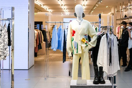 半年2500家店关闭 这个夏天实体零售很冷