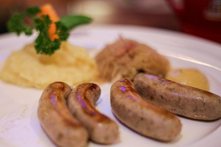 年轻人反杀“食品刺客” 有钱也不花？