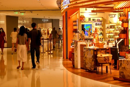 购物中心的“隐藏”流量宝地：“中岛生意”赚钱吗？