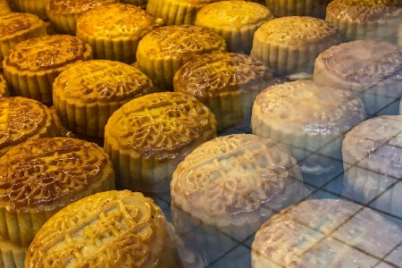 四部门遏制500元“天价”月饼 商家：那我卖499