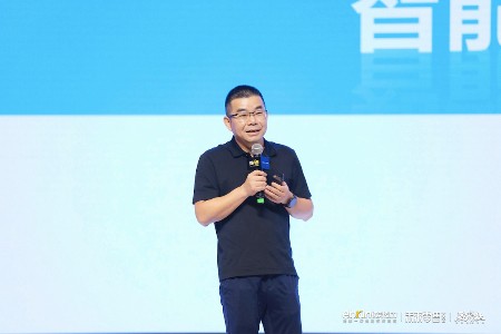 麒盛科技CEO黄小卫：投资“顾客”和“员工”才能卷赢