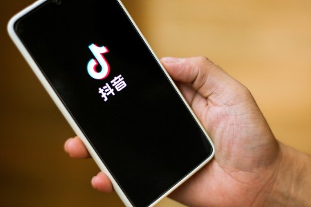 “抖音聊天”来了：神似微信电脑版 或将承载字节社交梦
