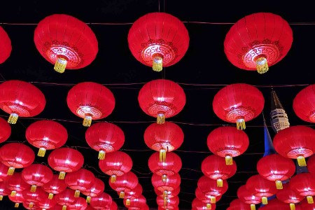 烟花工厂爆单 经销商蹲守车间抢货