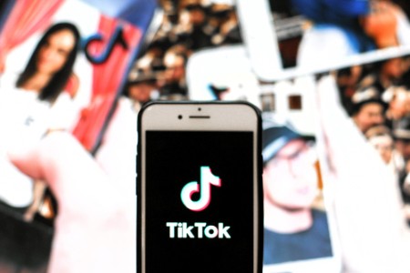 TikTok电商年度榜单！他们成为全球直播卖货之王