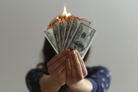 硅谷万亿银行倒闭！科技巨头存款取不出来了丨财经盘点