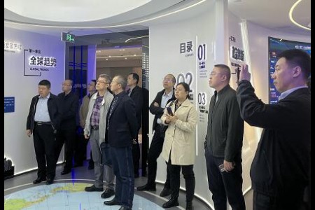 新疆喀什考察团来访跨境电商知识服务中心
