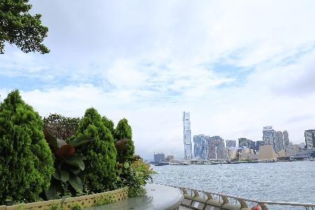 想通过大模型提升业务效率 企业应该怎么选？