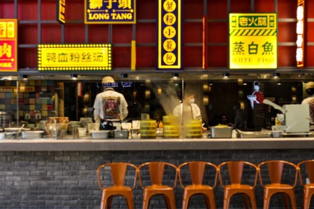 客人去哪了？五一后各地餐饮生意直线下滑 突然就没人了