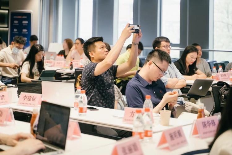 跨境百人会精英工程十二期在知识服务中心举行